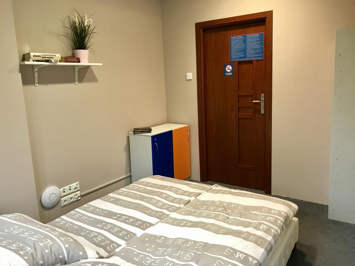 Hostel Stacja Plaza โซพอต ภายนอก รูปภาพ